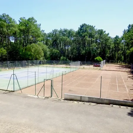 Dans La Foret De Pins, A 800m De La Mer Jard-sur-Mer