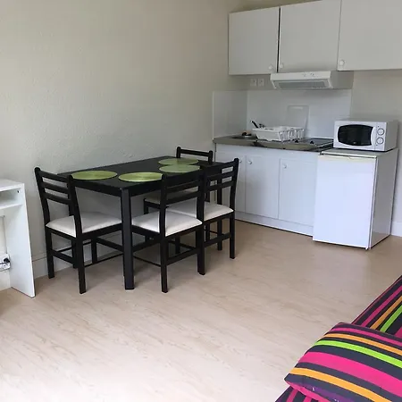 Dans La Foret De Pins, A 800m De La Mer Appartement